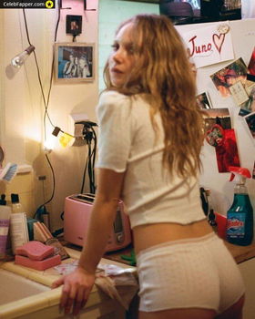 juno temple fap butt ass shorts Photo